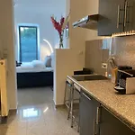 Stilvolles, Neues Mit Balkon In Im 1ten Obergeschoss Apartamento
