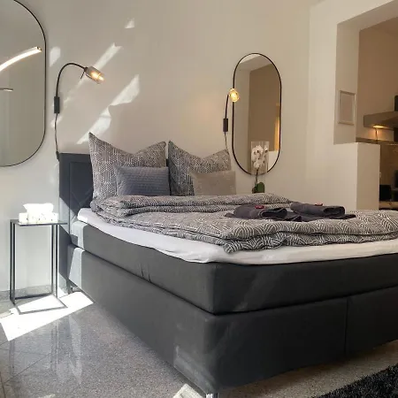 Apartment Stilvolles, Neues Mit Balkon In *