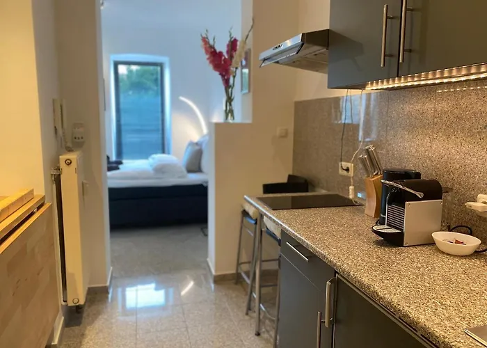 Stilvolles, Neues Mit Balkon In Im 1ten Obergeschoss דירה